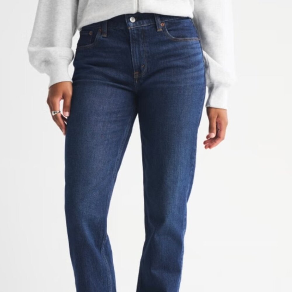 Abercrombie and Fitch Curve Love Mid Rise 90s Straight Jean 25 Long